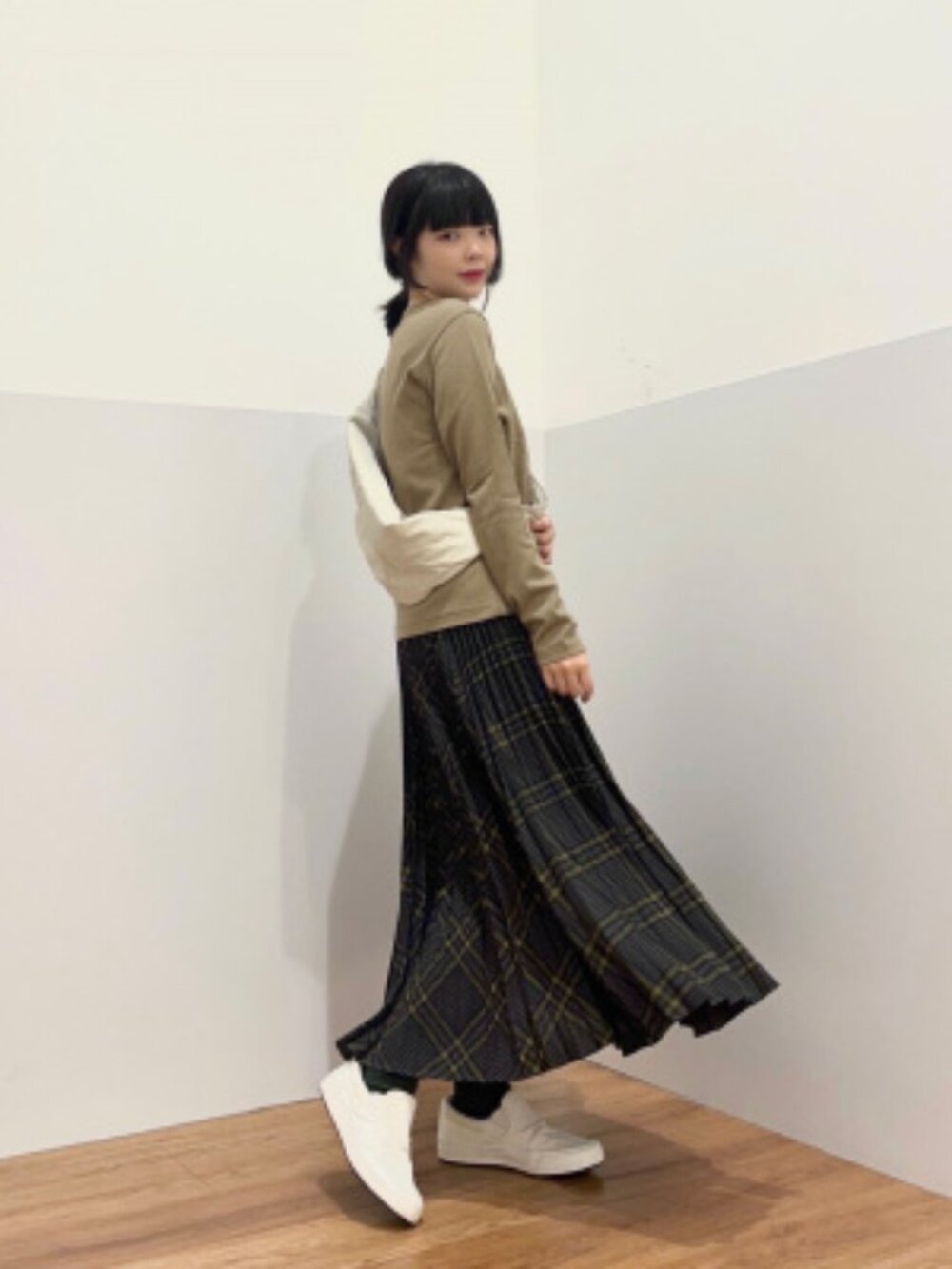 NWT! $59 UNIQLO Pleated Plaid Long Maxi Skirt Small (Japanese Medium) - Picture 5 of 11